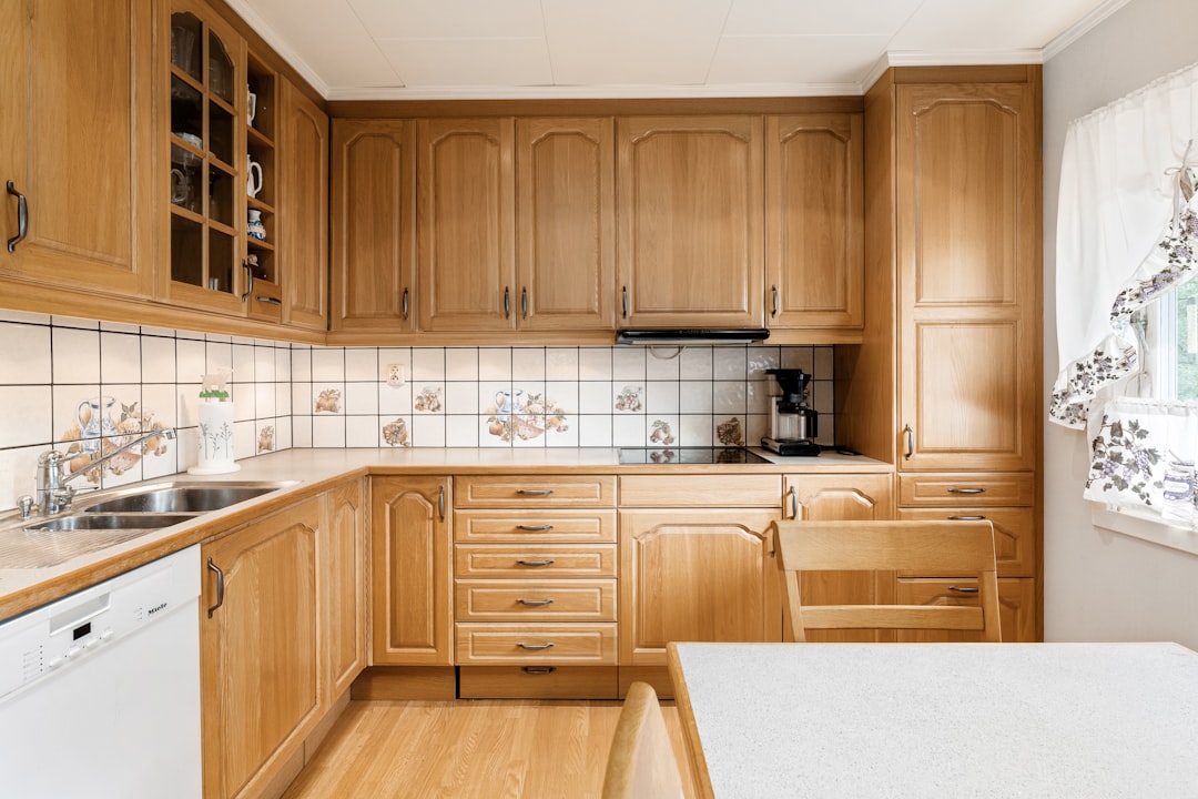 How to Choose Traditional Cabinets in North Hanover, New Jersey? — illustrative photo (where to find solid wood traditional cabinets)