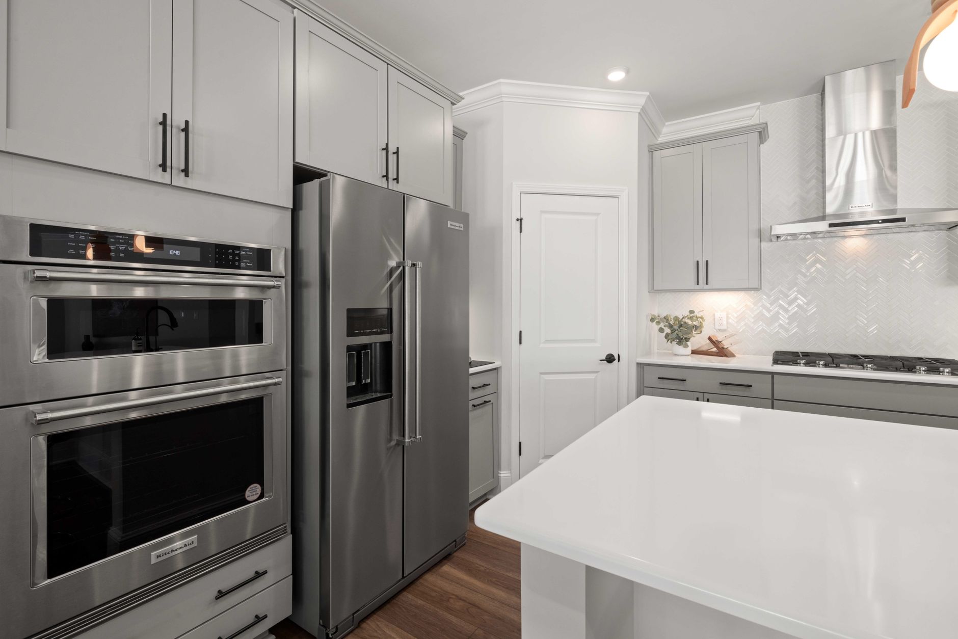 Modern Cabinetry: Guide to Sleek Contemporary Design in Tabernacle, NJ — illustrative photo (Evesham)
