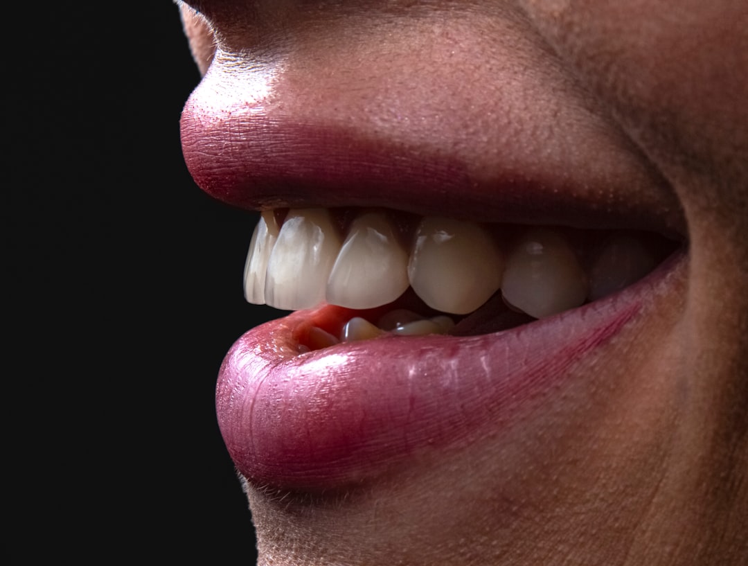 چرا ایمپلنت دندان دنوست بهترین راه حل در جورجینا است؟ — Dentistry context photo for جورجینا، انتاریو, 